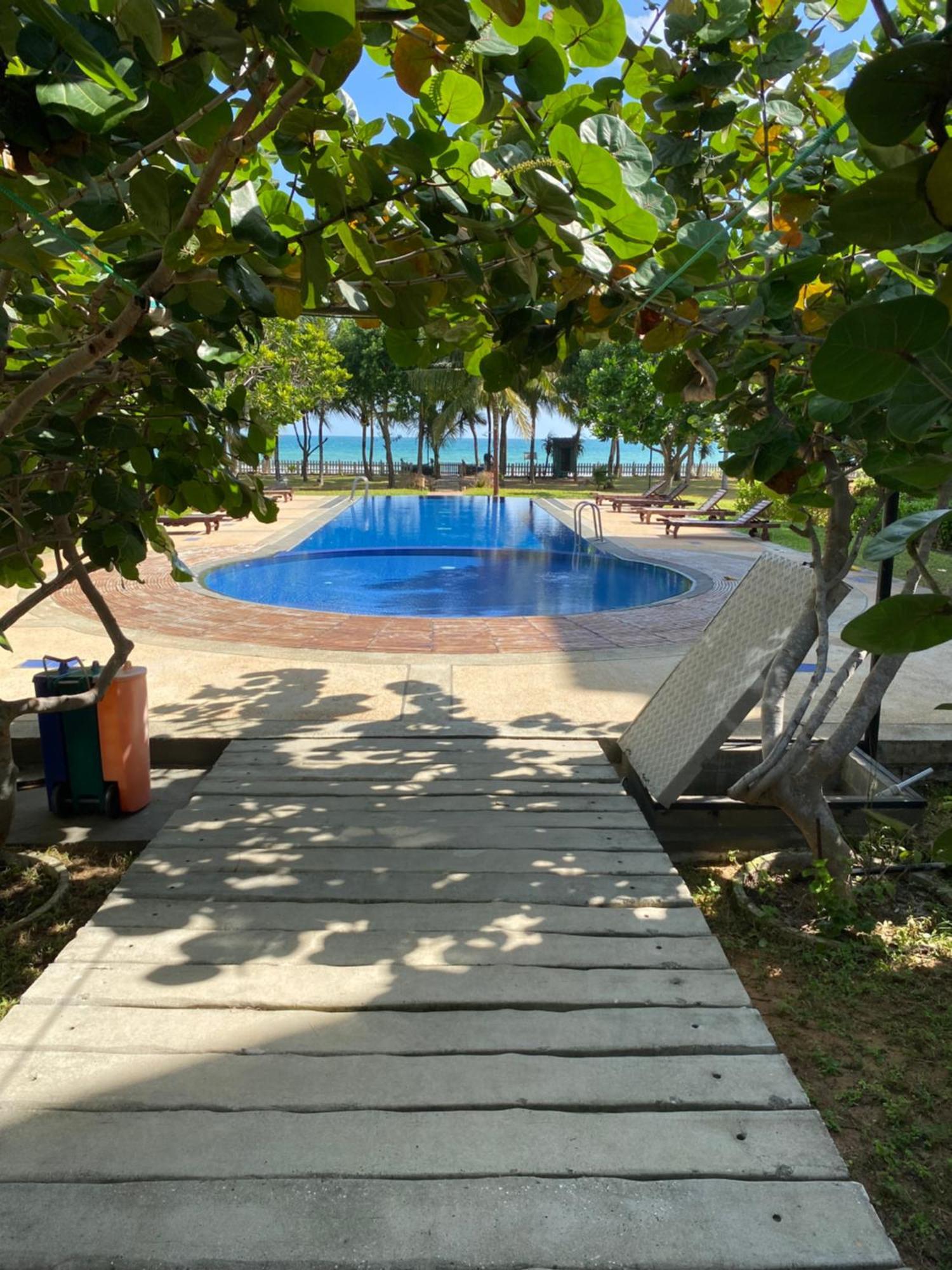 Beach Bliss Trincomalee Exterior foto